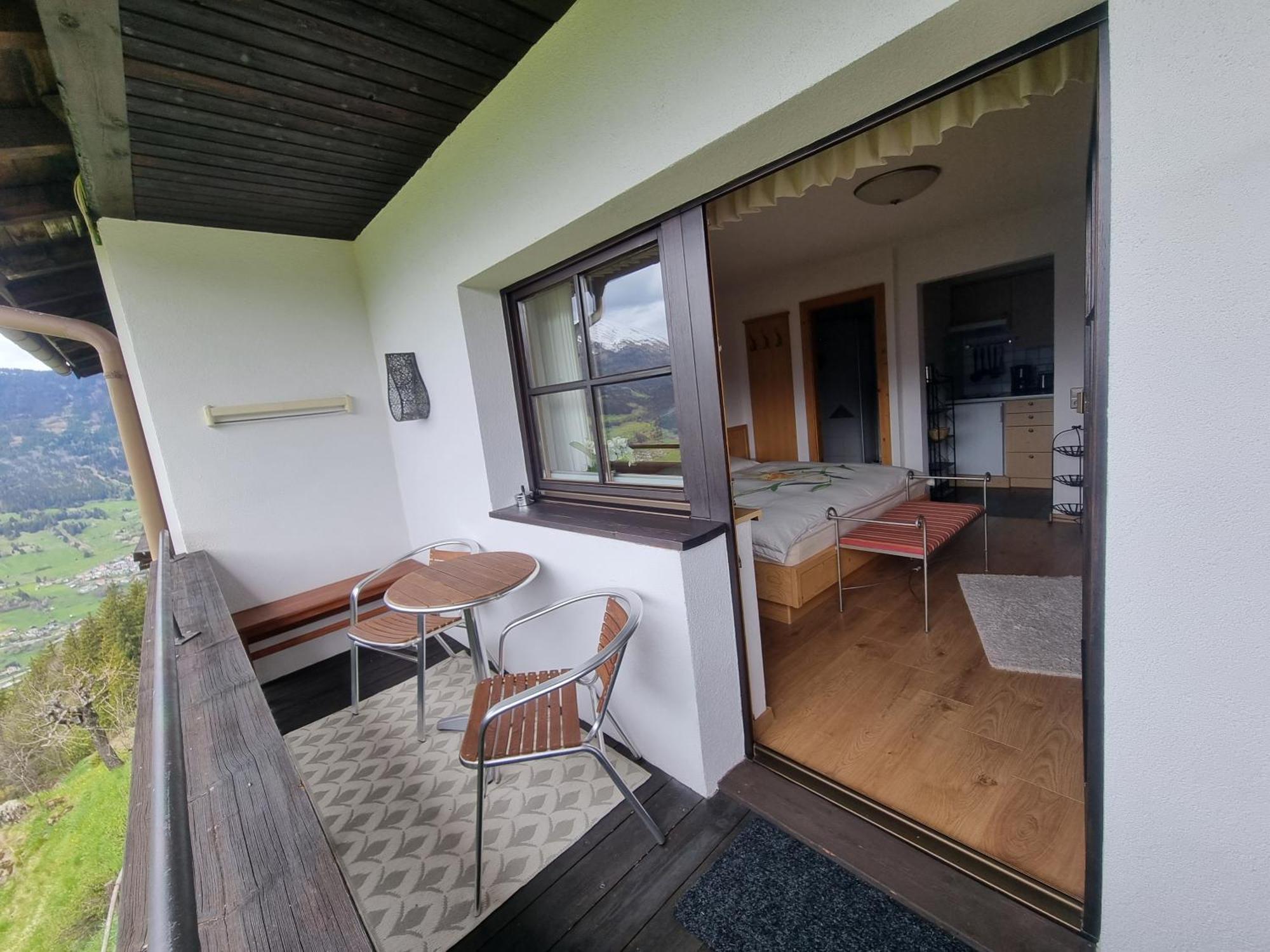 Haus Auer Apartment Йерценс Стая снимка